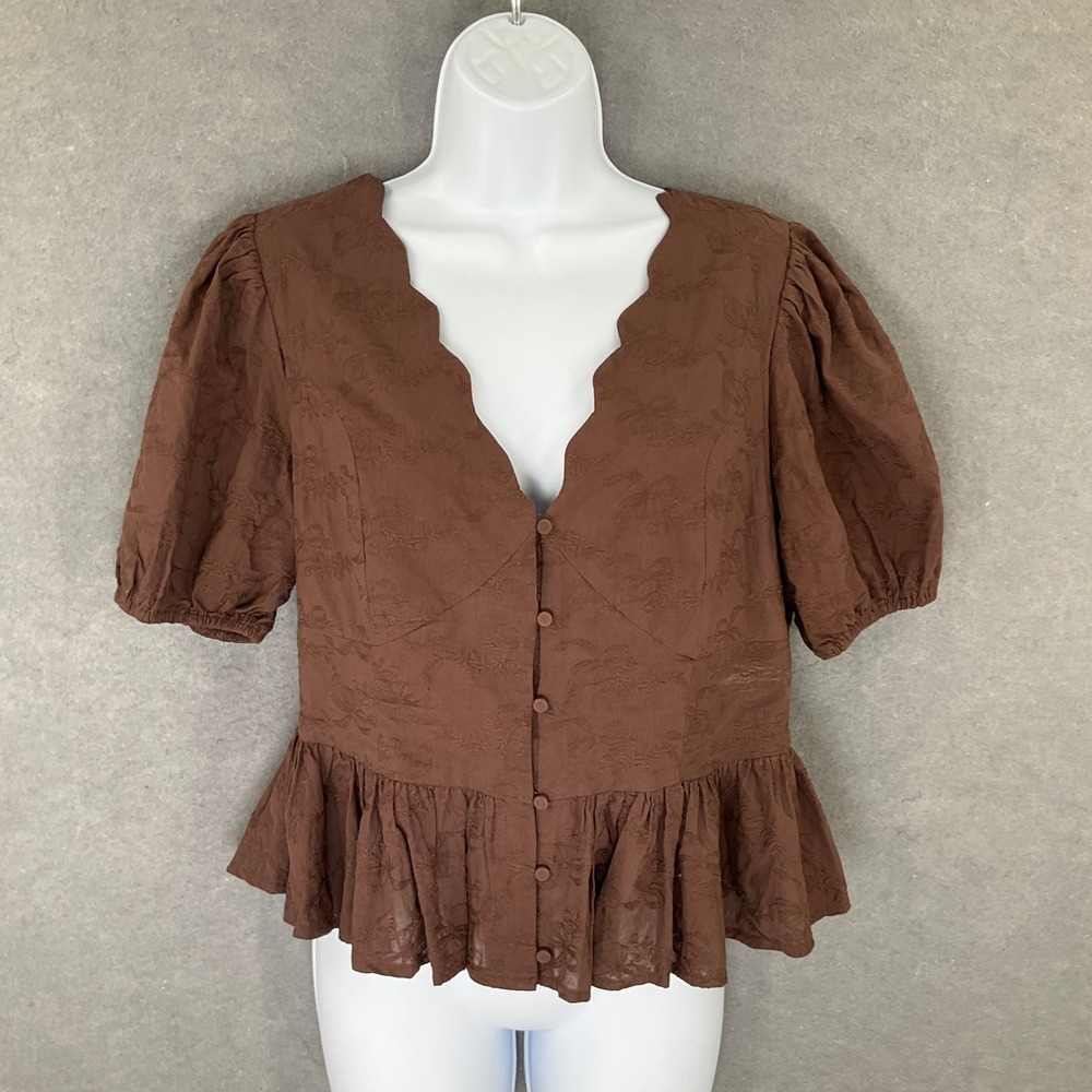 Astr Brown Scalloped V-Neck Peplum Button-Front Blouse